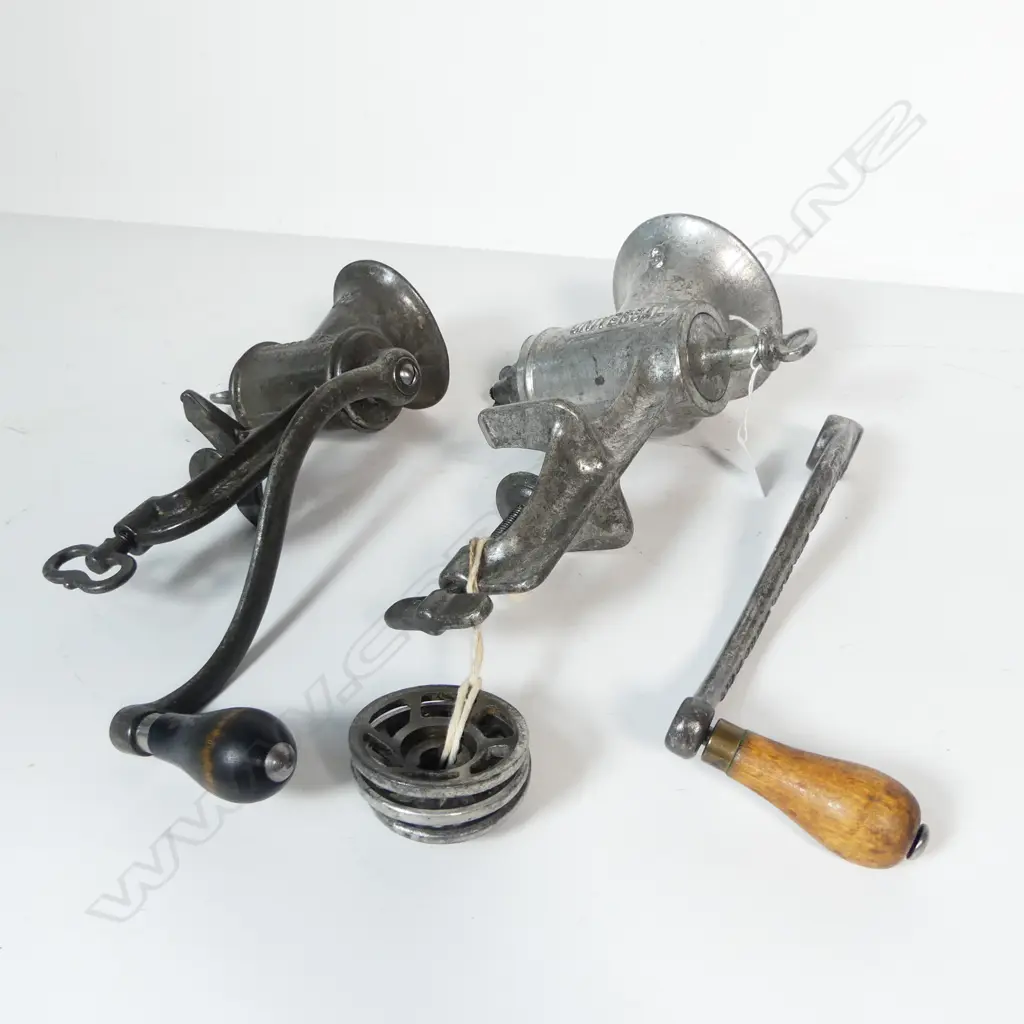 3584/3571 2 VINTAGE CAST METAL BENCH MINCERS L300MM Image 1++