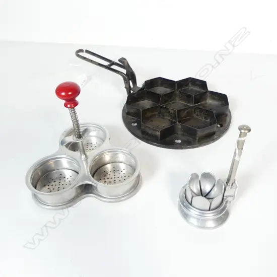 1842/2002/1973 3 VINTAGE EGG POACHERS DIA200MM LARGEST