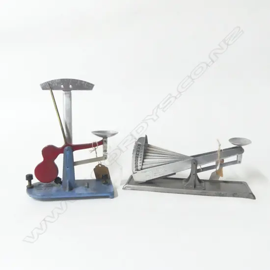 (1728/2450) VINTAGE CAST IRON ZENITH EGG GRADER H.215mm & UNMARKED EGG SCALE etc