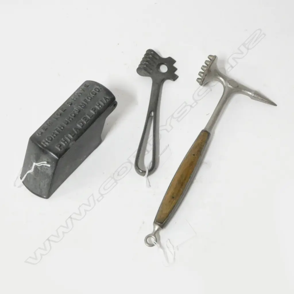 2369/2824/2033 2 VINTAGE ICE CHIPPERS & PAT GEM ICE SHAVER L150MM Image 1++