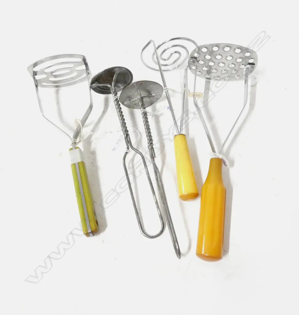 (1585/1599/1360/1354/995) 5 ASST VINTAGE MASHERS  Image 1++