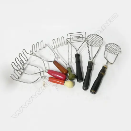 (1182/1570/1160/1565/1215/1364/1564) 7 ASST VINTAGE MASHERS