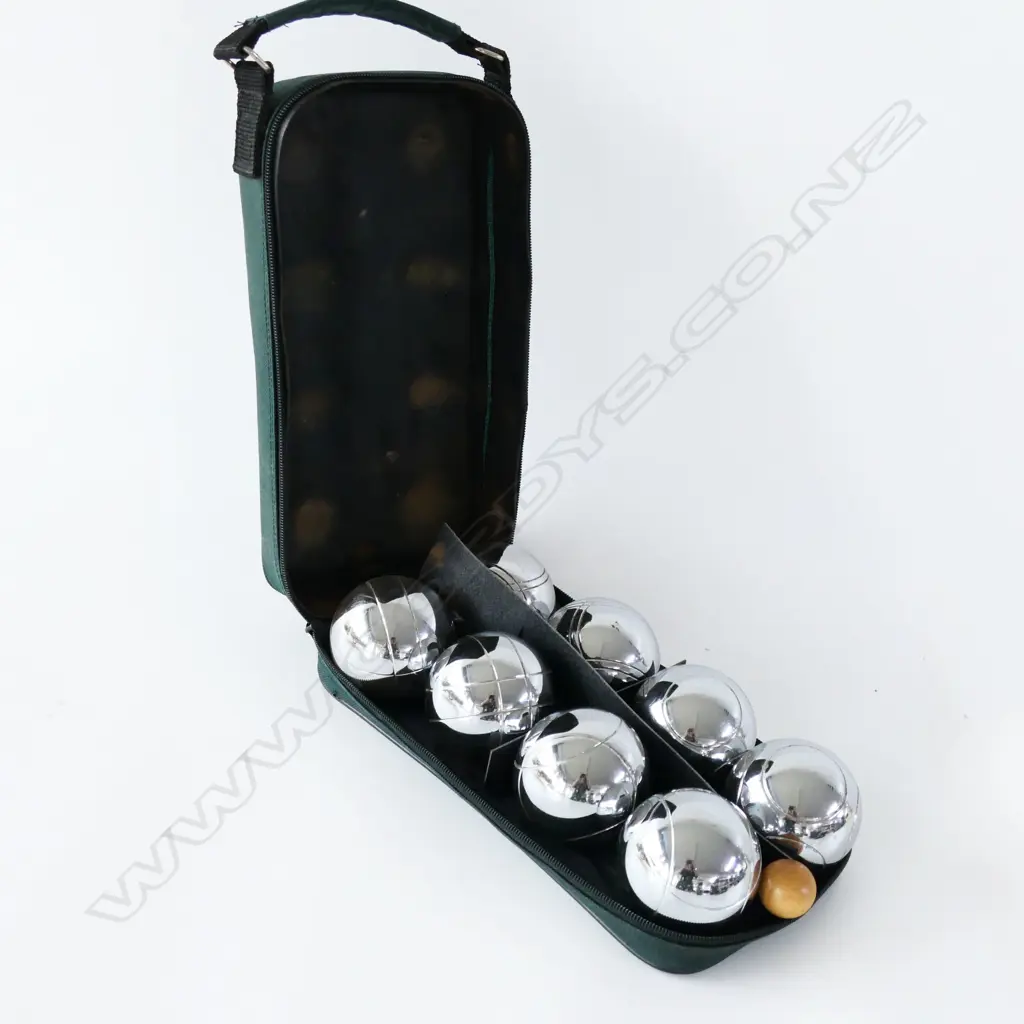 BOULE (PÉTANQUE) SET IN GREEN CANVAS CASE (COMPLETE) Image 1++