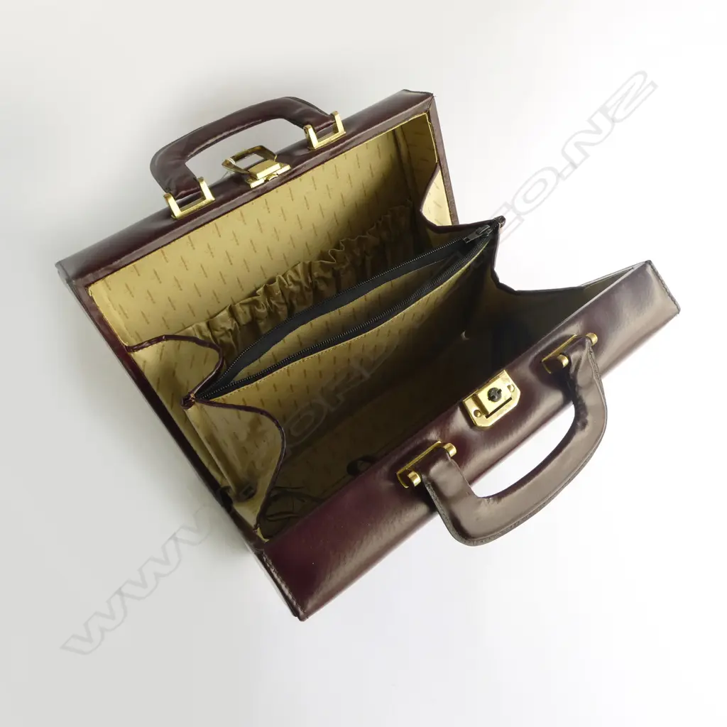 PURLE LEATHER BREIFCASE W.335mm Image 1++