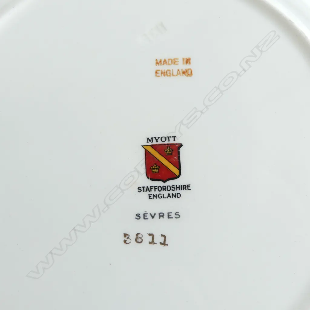 14 MYOTT 'SEVRES' PATTERN DINNER PLATES 270mm dia Image 1++