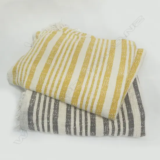 COTTON THROWS X2