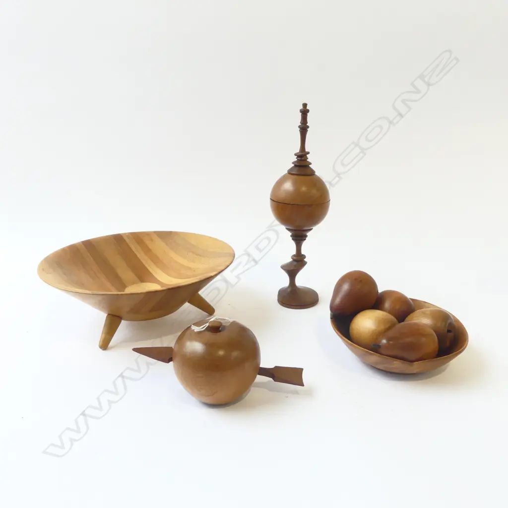 8 TURNED WOOD ORNAMENTS + BOWL H.260mm Image 1++