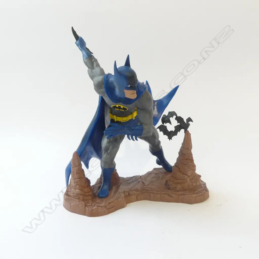   BATMAN COLLECTABLE 280x250mm Image 1++