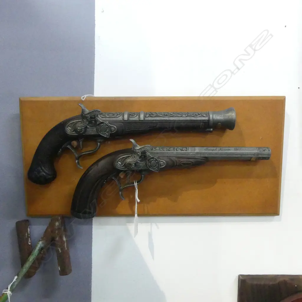 2 ANTIQUE STYLE MODEL PISTOLS, MOUNTED ON BOARD 215x455mm Image 1++