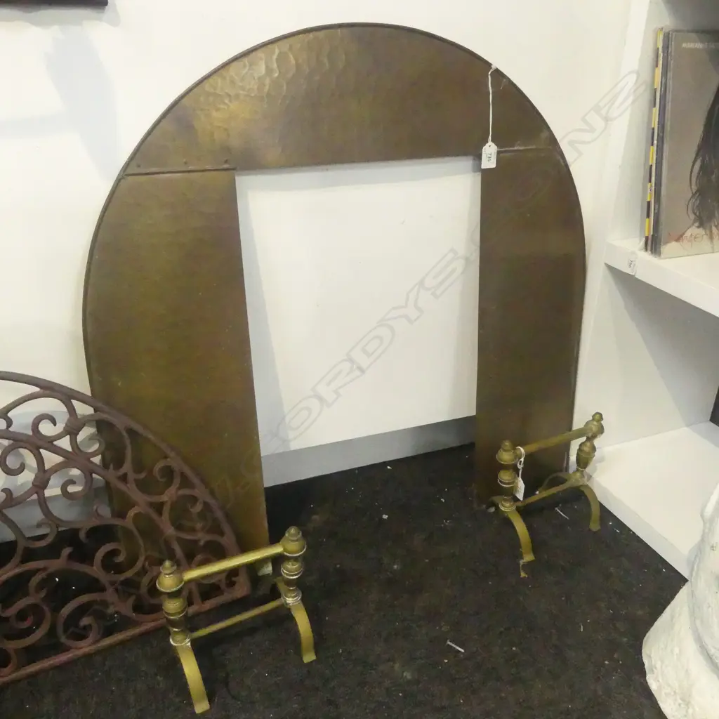 LARGE COPPER FIRE PLATE H.750mm + 2 BRASS FIRE DOGS Image 1++