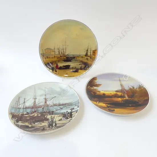 THREE AUSTRALIAN COLLECTABLE PICTURE PLATES Dia265mm