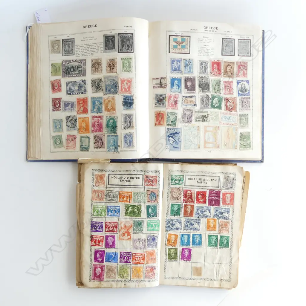 2 VINTAGE WORLD STAMP ALBUMS  Image 1++