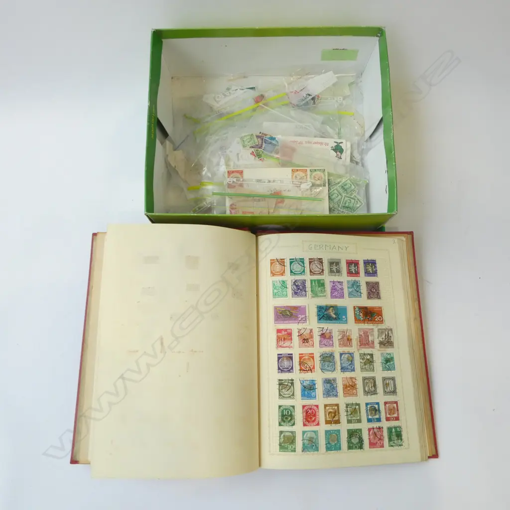 COLLECTION OF WORLD STAMPS  Image 1++