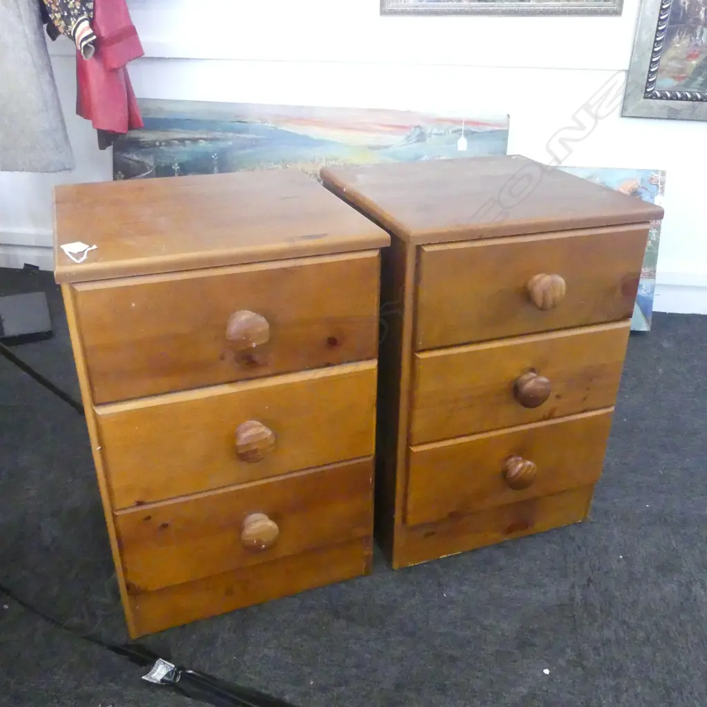 PR 3 DRAWER BEDSIDE TABLES Image 1++