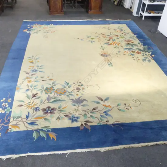LARGE CHINESE CARPET (NEEDS ATTENTION - SMALL TEAR) 730x4550mm