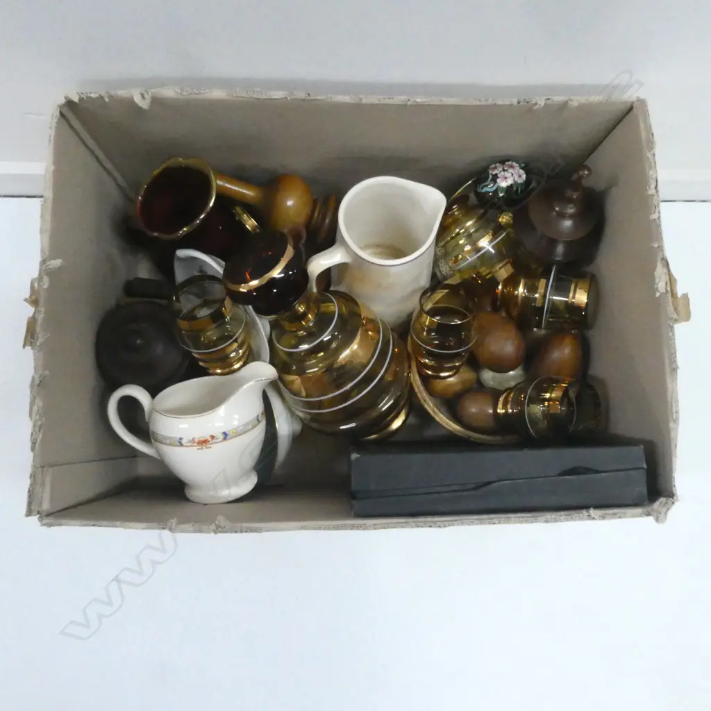 ASST. CHINA, COMPACTS, WOODEN EGGS ETC Image 1++