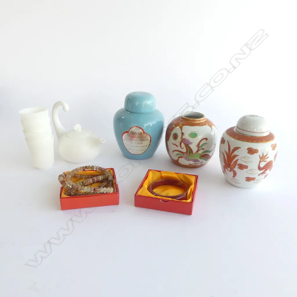 ASST. ORIENTAL ITEMS; GLASS BANGLE & NECKLACE, GINGER JARS ETC Image 1++