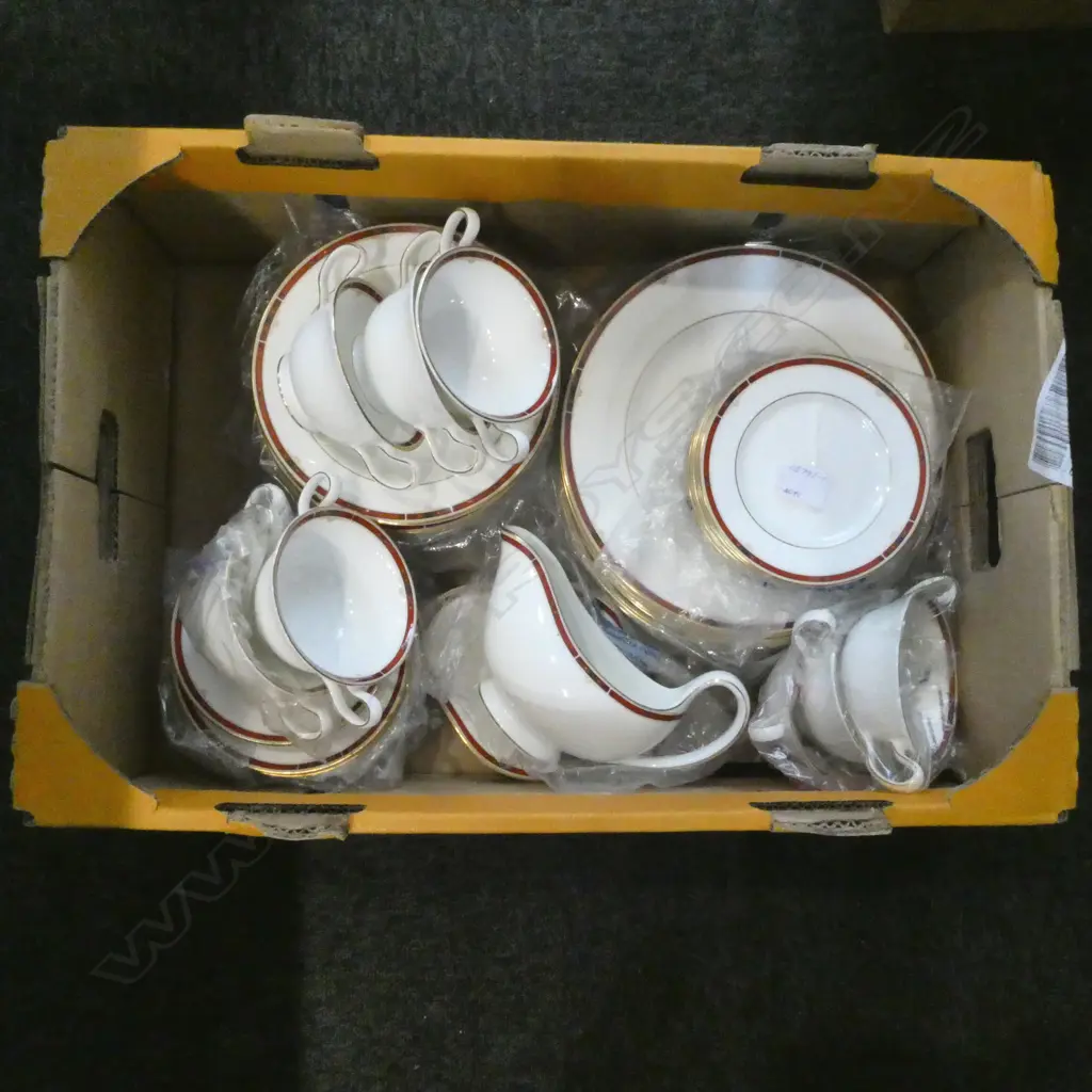 40 PCS WEDGWOOD COLORADO; 10 DINNER PLATES, 10 SIDE PLATES, 2 DESSERT, 9 BREAD PLATES, GRAVY BOAT , 8 SOUP CUPS/S Image 1++