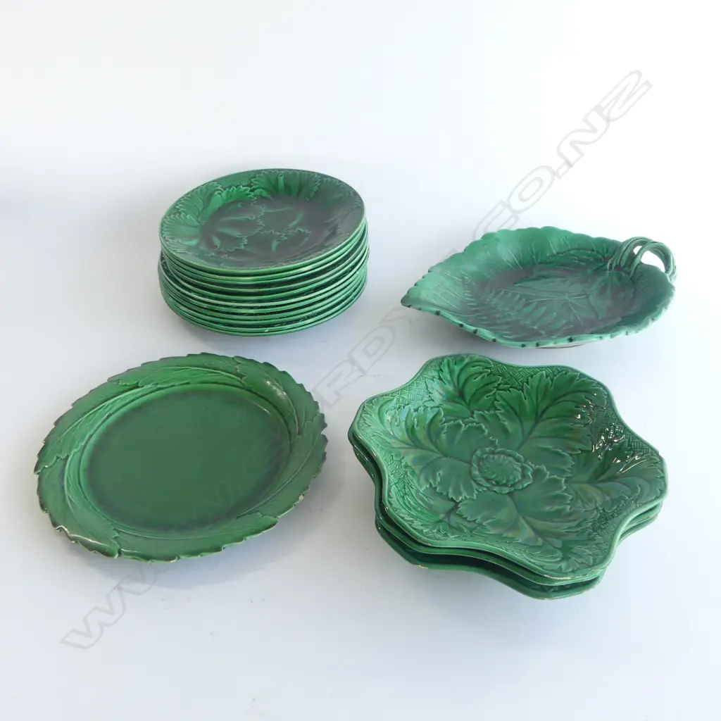 COLLECTION OF WEDGWOOD LEAF PLATES & DISHES  SOME CHIPS & CRACKS Image 1++