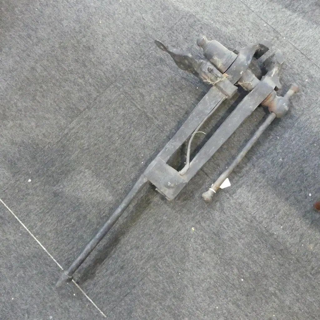 LGE OLD CAST IRON BLACK SMITH'S VICE L.900+mm Image 1++