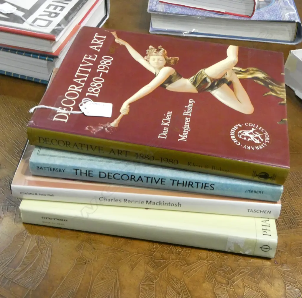 4 DECORATIVE ARTS REFERENCE VOLUMES Image 1++