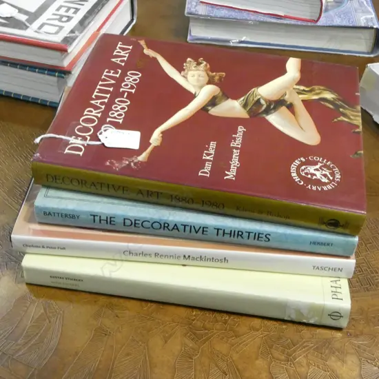 4 DECORATIVE ARTS REFERENCE VOLUMES