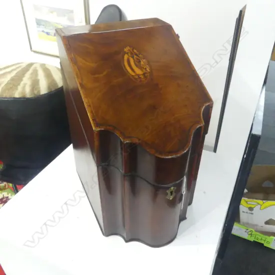 GEORGIAN MAHOGANY KNIFE BOX H.390mm (NO INTERIOR FITTINGS)