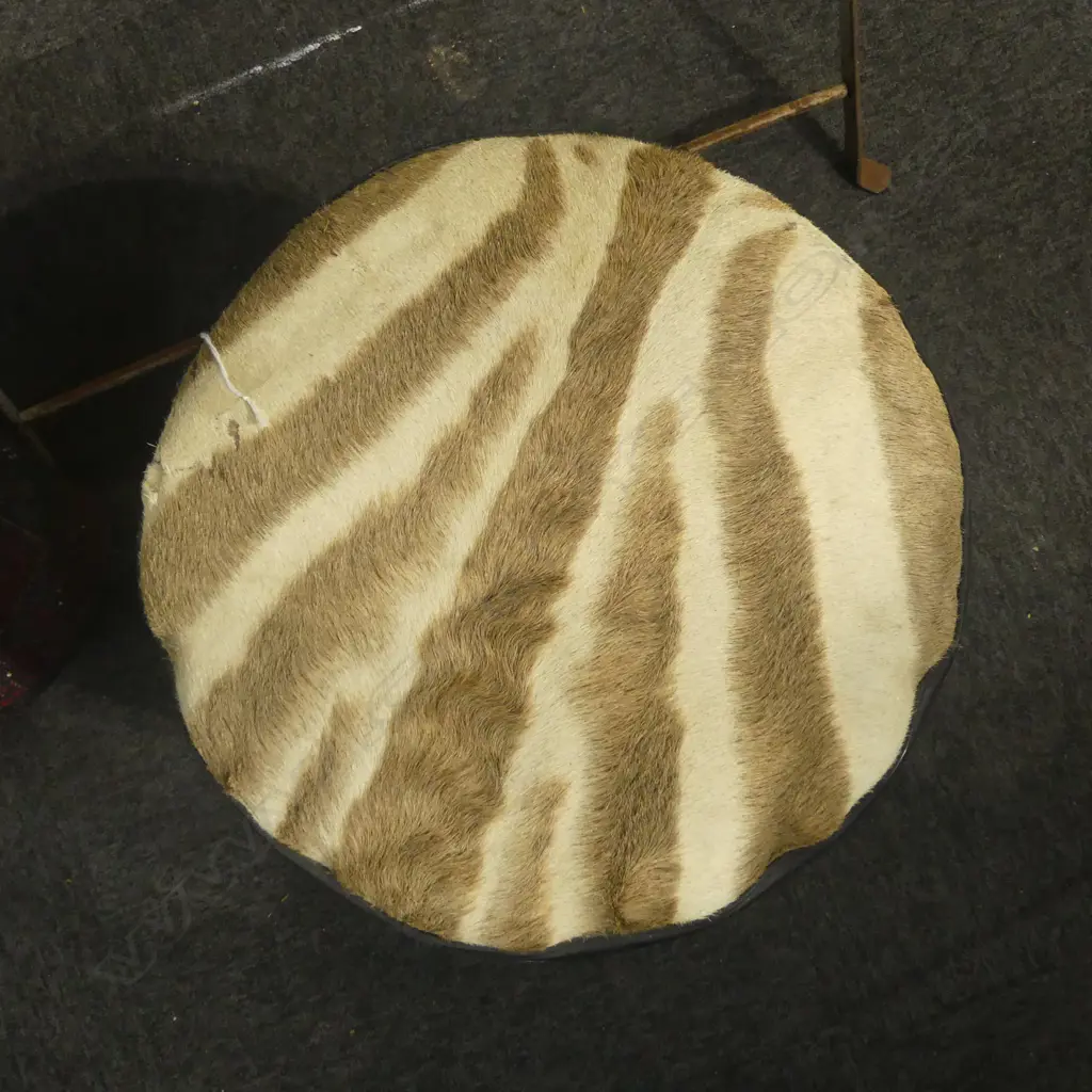 STRIPED HIDE UPHOLSTERED OTTOMAN POUF H.400m Image 1++