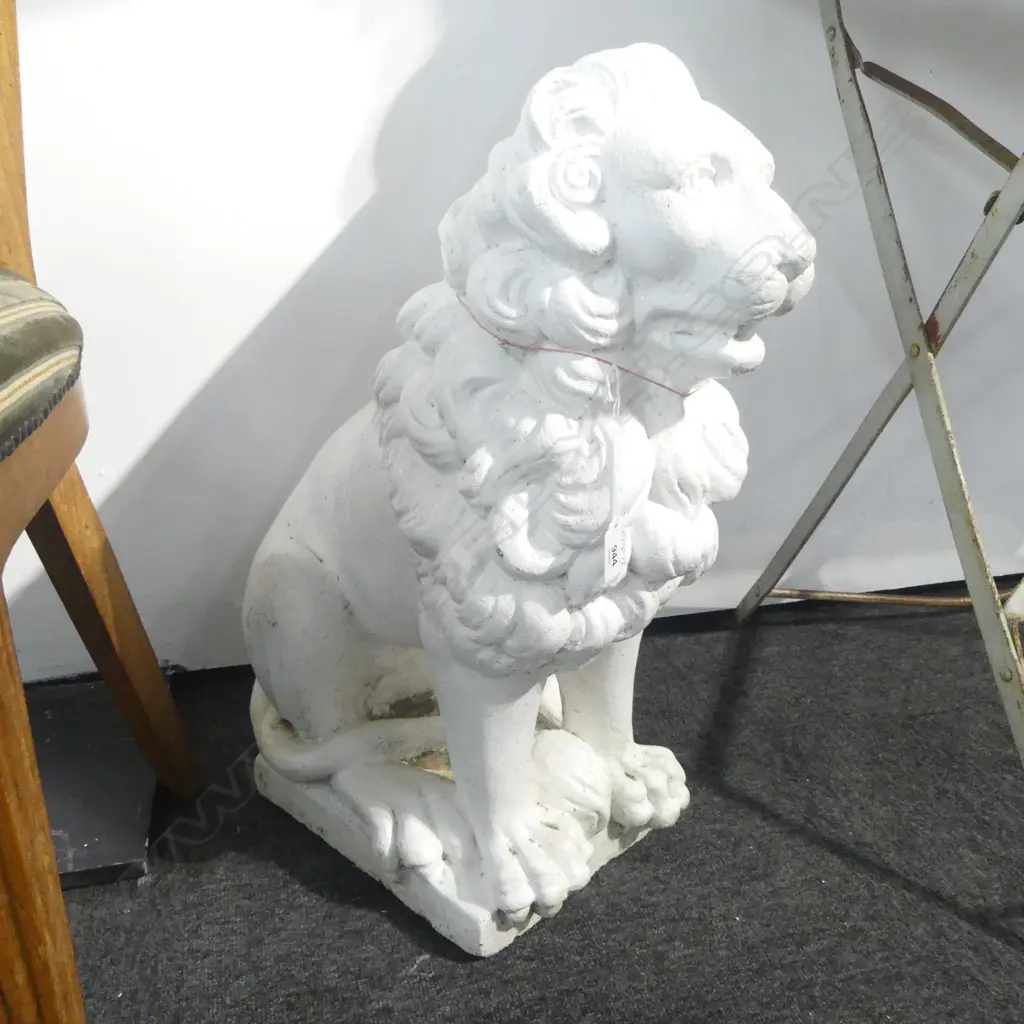  CONCRETE LION H.600mm Image 1++