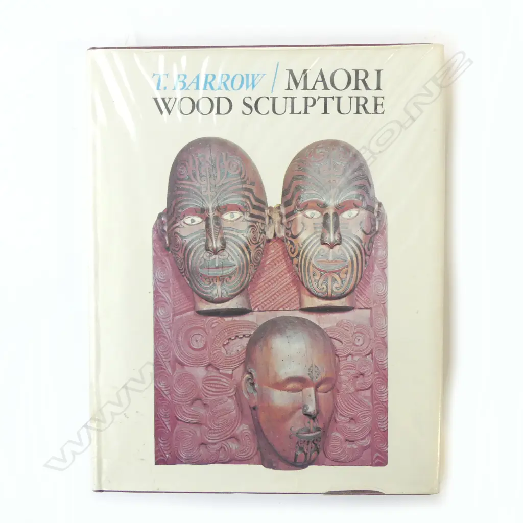 MAORI WOOD SCULPTURE OF NZ BY T.BARROW VINTAGE CARVING BOOK, L.290MM Image 1++