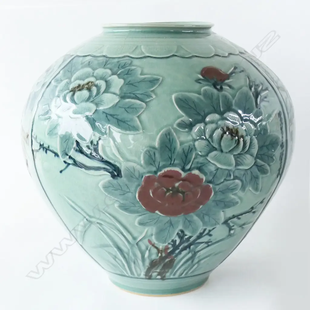 LG CHINESE GINGER JAR (LID ABSENT) PHOENIX & FLOWERS, 380 x 400mm  +WOODEN STAND Image 1++