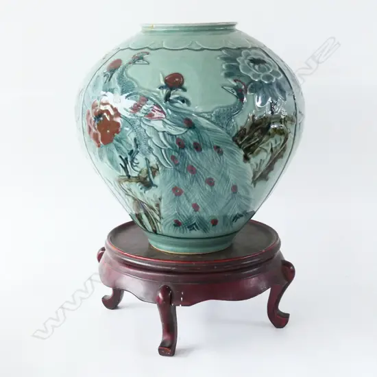 LG CHINESE GINGER JAR (LID ABSENT) PHOENIX & FLOWERS, 380 x 400mm  +WOODEN STAND