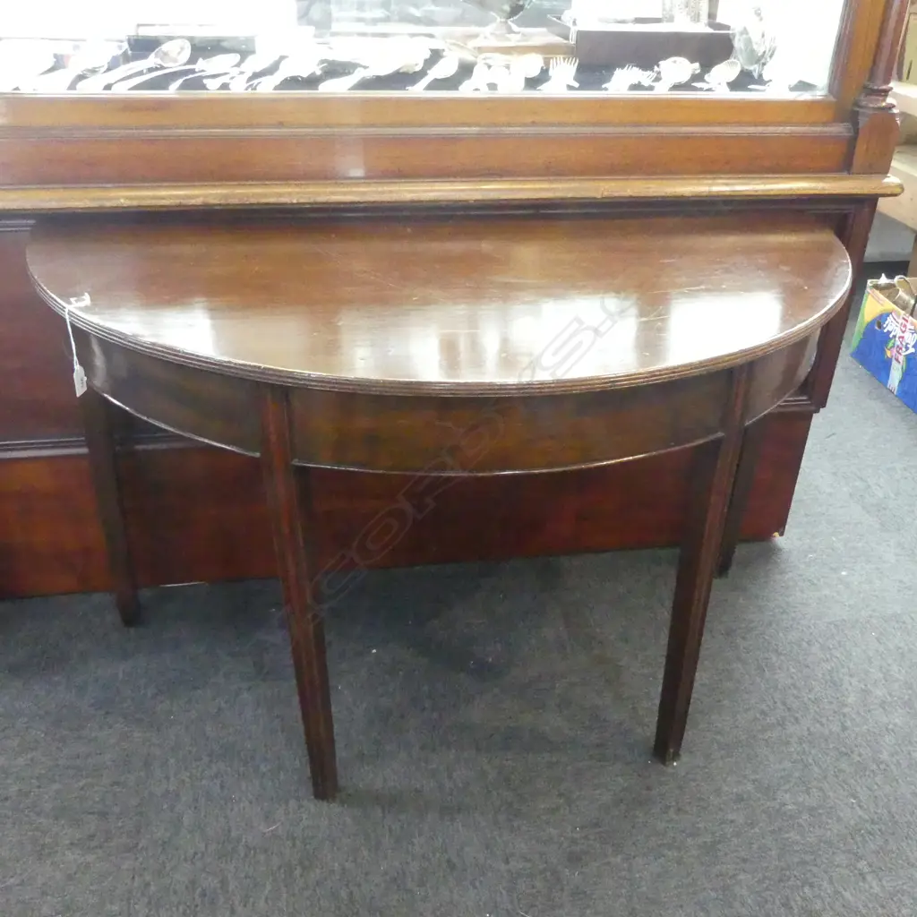 DEMI-LUNE TABLE Image 1++