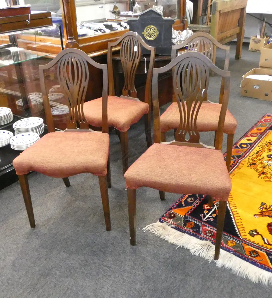 FOUR HEPPLEWHITE STYLE DINING CHAIRS Image 1++
