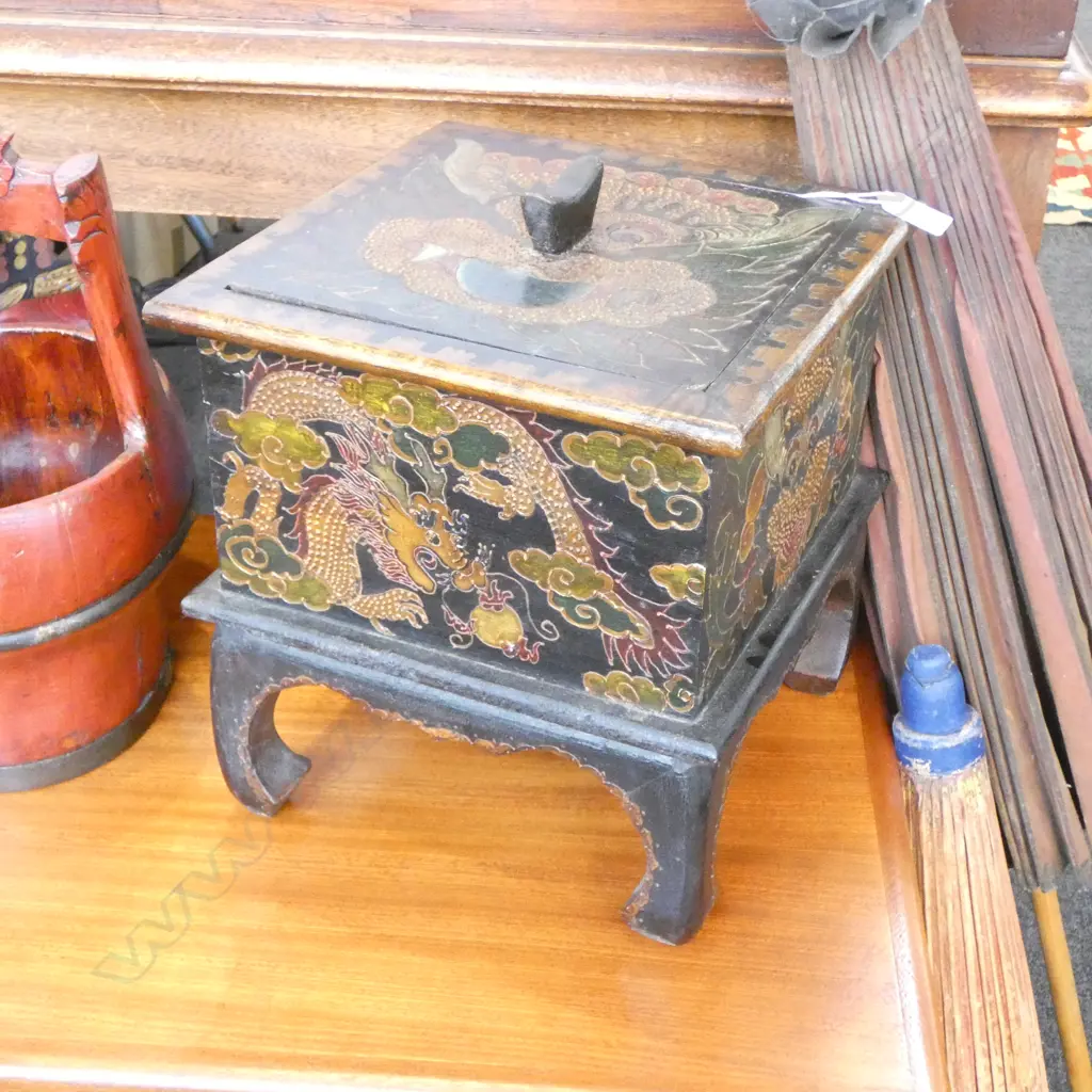 WOODEN CHINESE LIDDED DRAGON BOX Image 1++