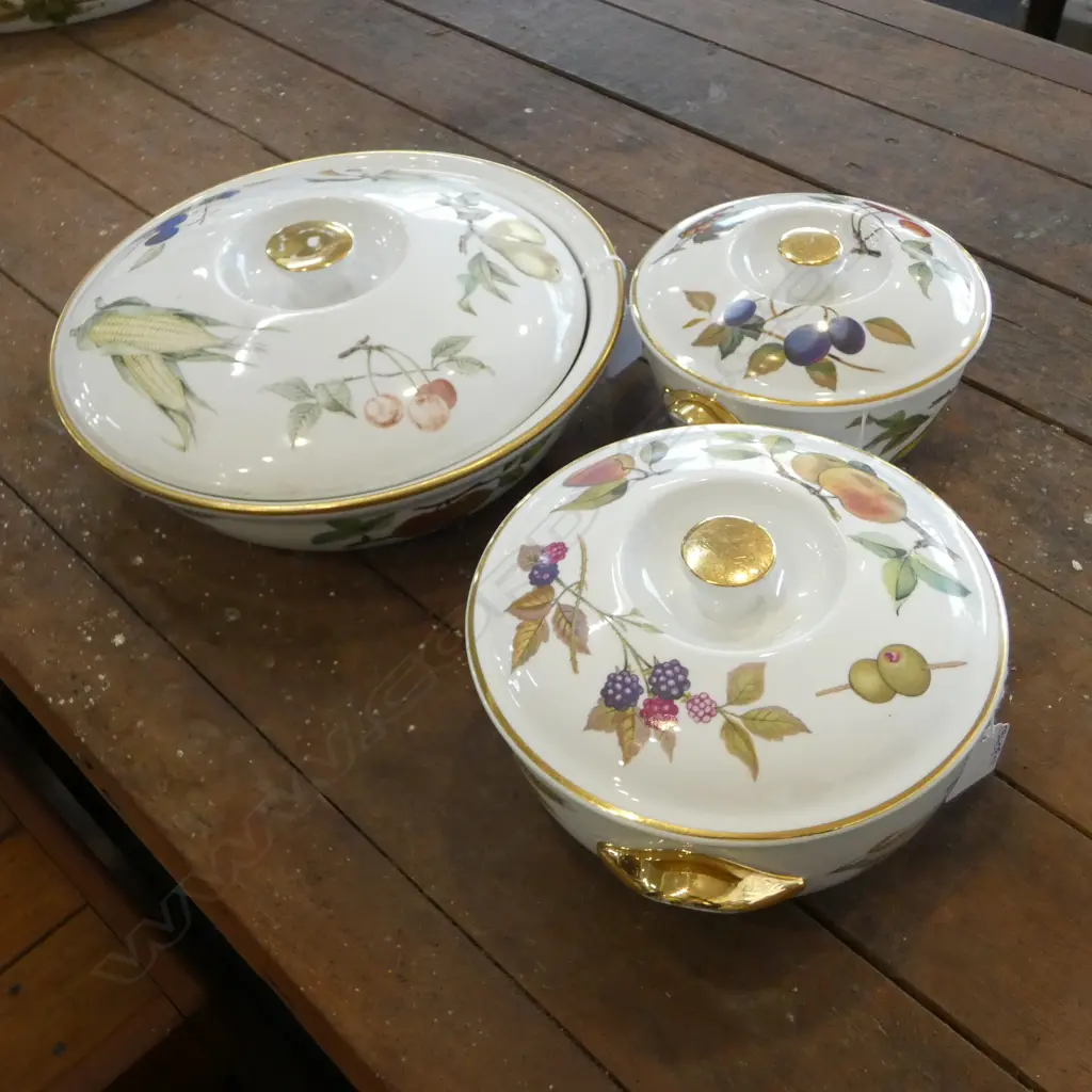 3 CIRCULAR ROYAL WORCESTER 'EVESHAM' CASSEROLE DISHES  Image 1++