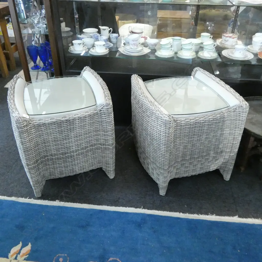 PR DOMUS VENTURES LUXOR RANGE TERRACE TABLES H.580mm with the glass Image 1++