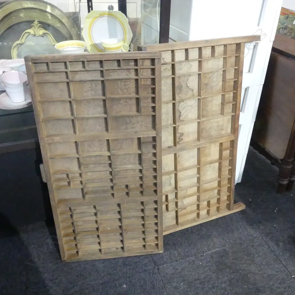 2 PRINTERS TRAY, APROX 820 x 425mm Image 1++