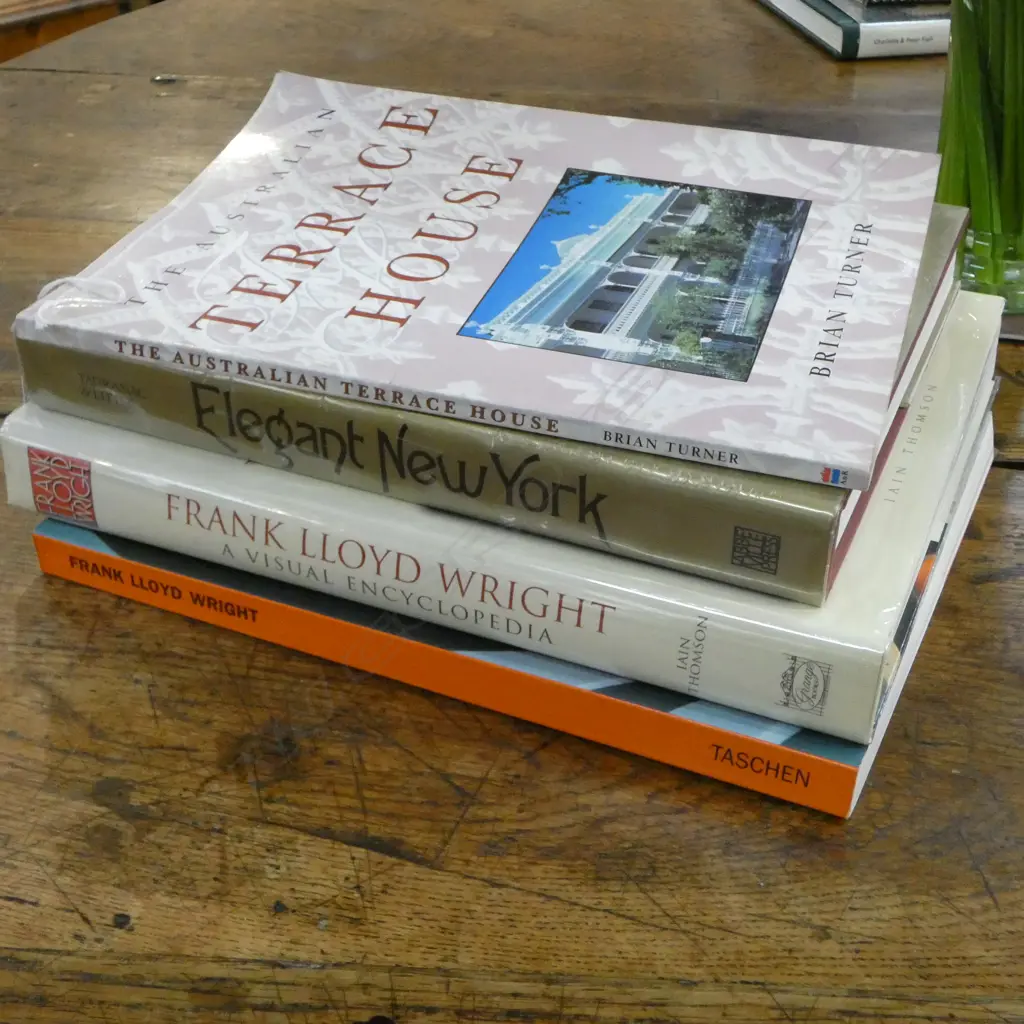 4 REFERENCE BOOKS; 2 ON FRANK LLOYD WRIGHT, 'ELEGANT NEW YOR' & 'THE AUSTRALIAN TERRACE HOUSES' Image 1++