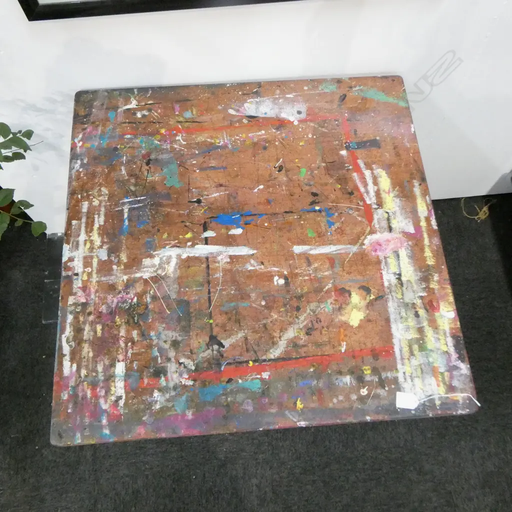 METAL FOLDING TABLE  Image 1++