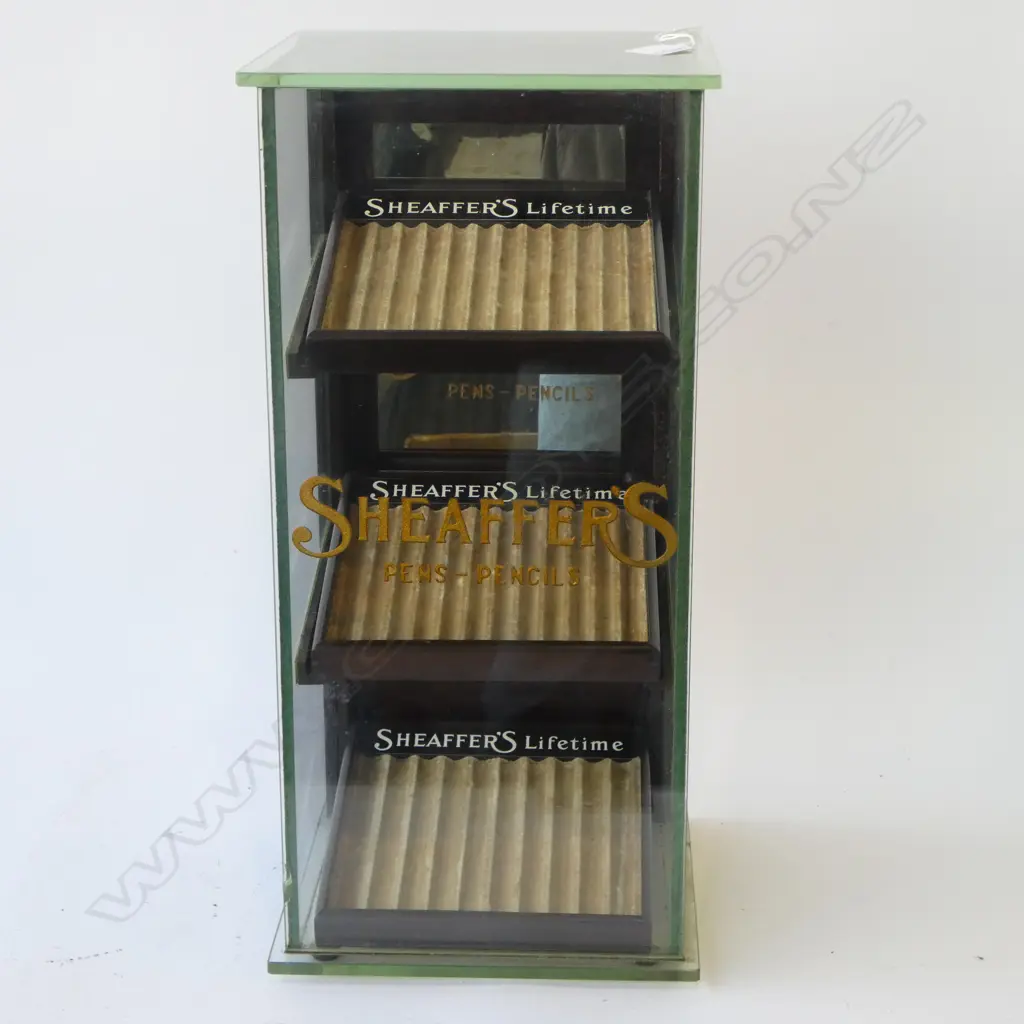 Sheaffers lifetime 1920’s Pen Cabinet is original with pen trays Image 1++