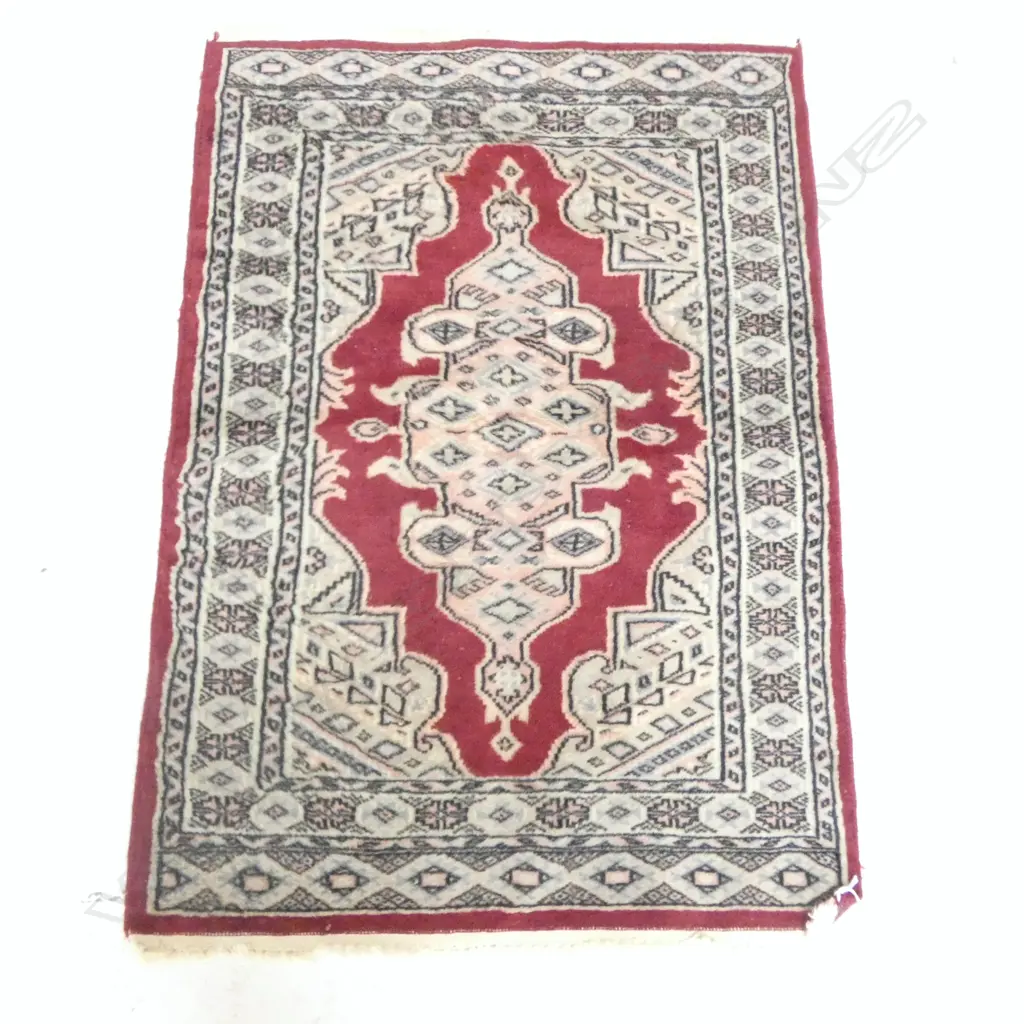 SMALL HAND KNOTTED PERSIAN RUG RED BACKGROUND L920 W620 Image 1++