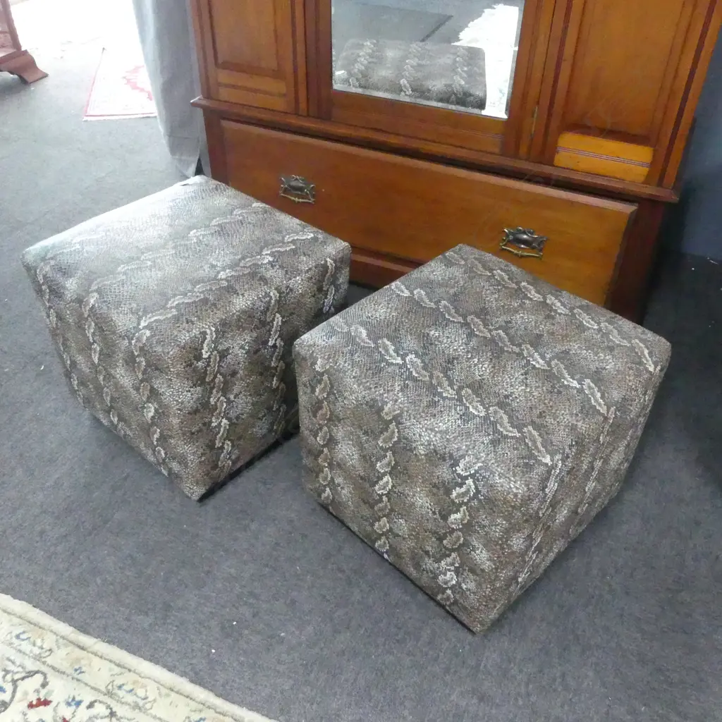 PR. FAUX SNAKESKIN STOOLS 470x470x460mm Image 1++