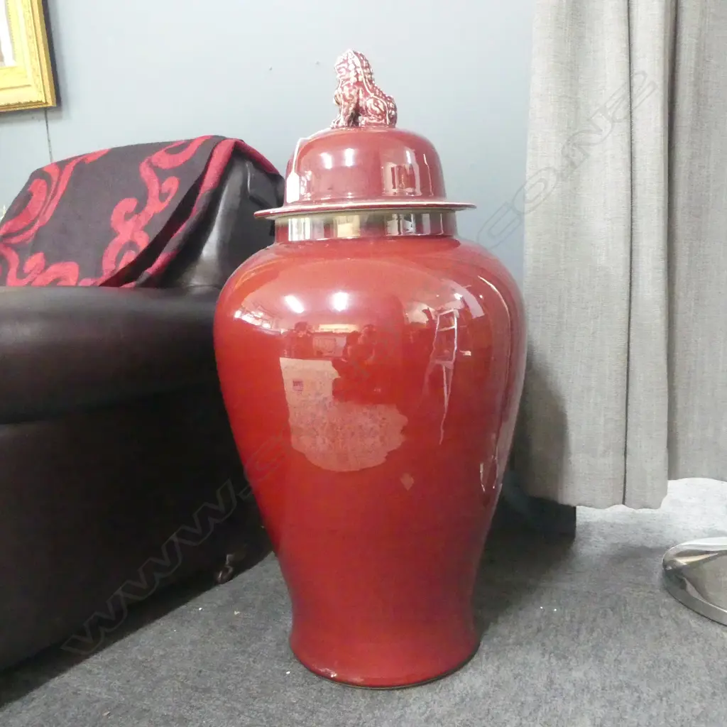LARGE FLOOR STANDING CHINESE RICH RED GLAZED FLOOR POT baluster shape the lid with kylin finial H.900mm Image 1++