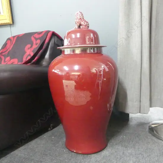 LARGE FLOOR STANDING CHINESE RICH RED GLAZED FLOOR POT baluster shape the lid with kylin finial H.900mm
