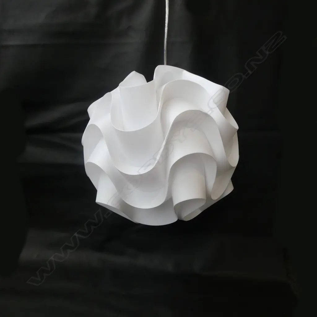 MODERN WHITE PENDANT LIGHT Image 1++