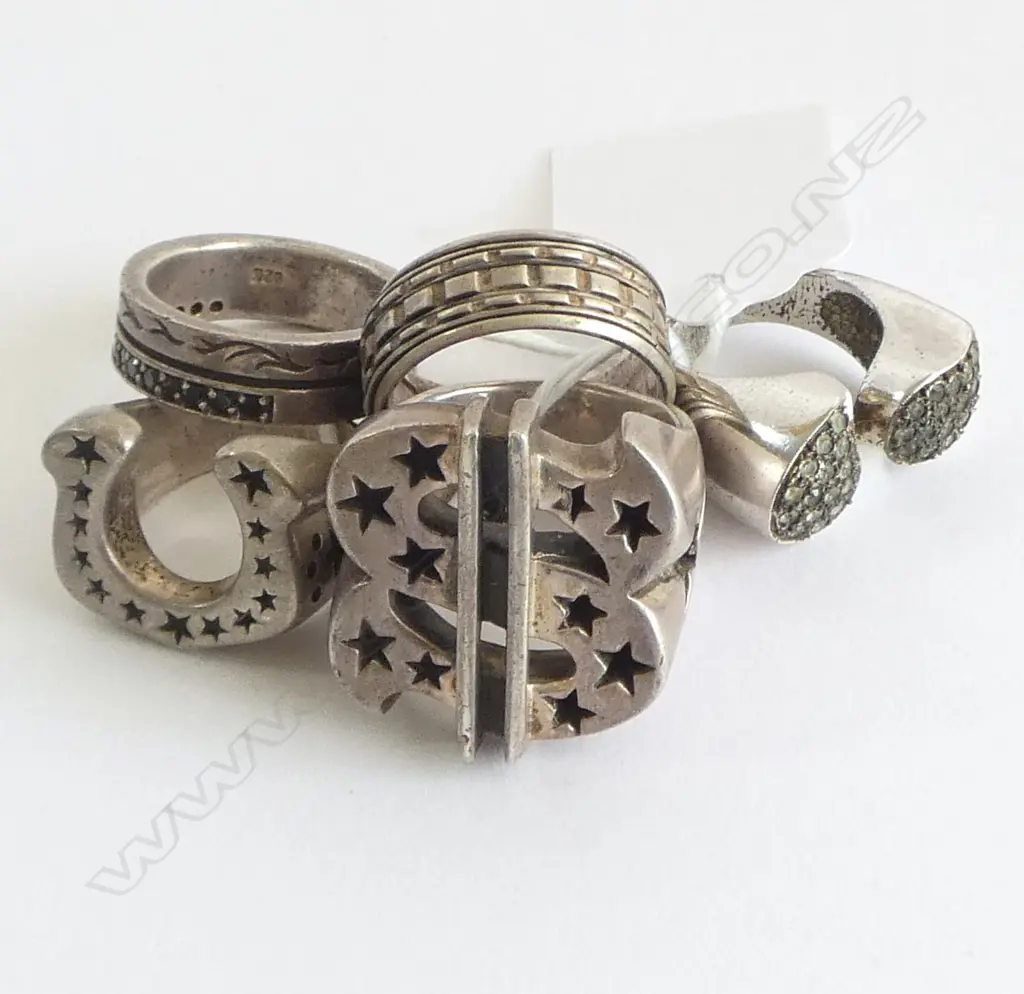 5 ASST. METAL & SILVER RINGS  Image 1++