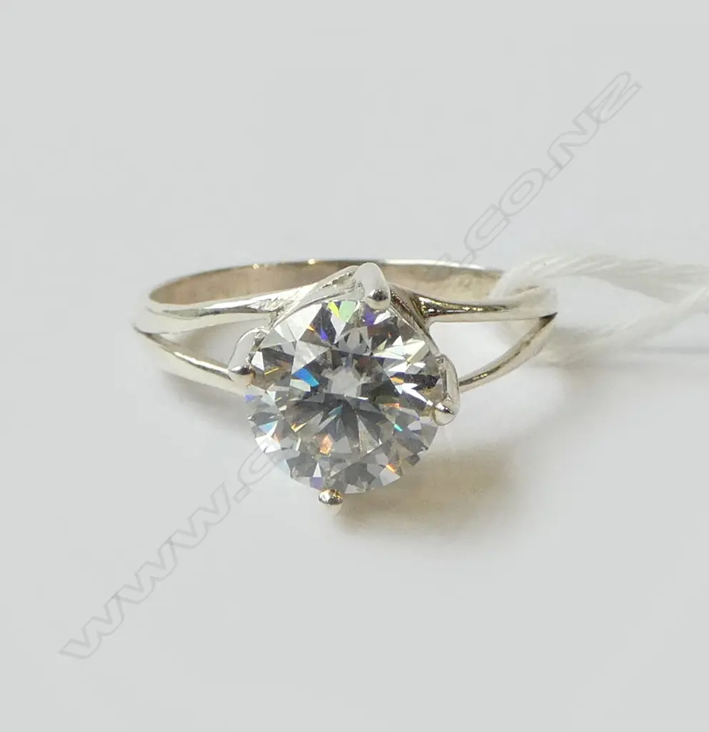 SILVER SET MOISSANITE RING w GRA CERT. SIZE R Image 1++