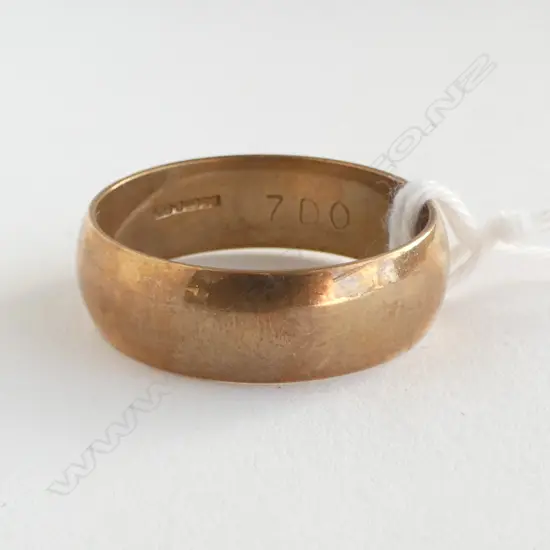 9ct GOLD WIDE WEDDING BAND RING 6gms SIZE V1/2