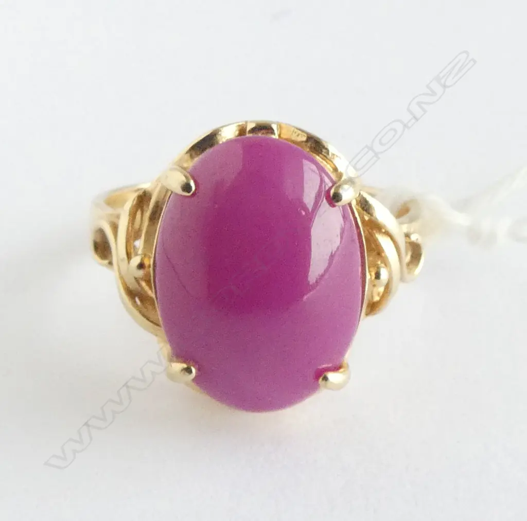 18ct Y/GOLD & SYN STAR RUBY RING 4.16gms SIZE O Image 1++